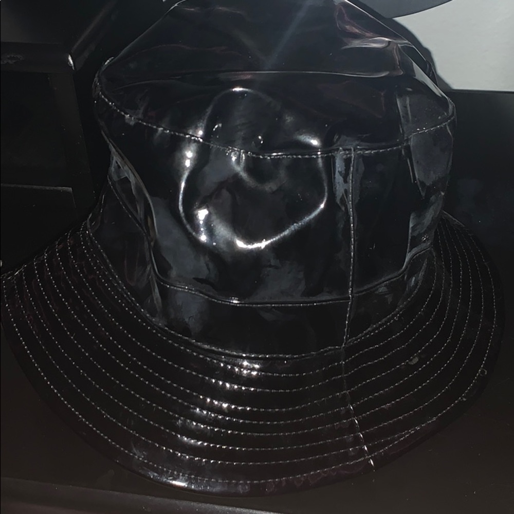 Fashion Nova black bucket hat